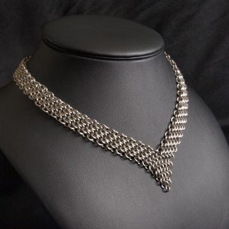 V-shaped surgical steel fantasy chainmaille necklace Lukas Craft